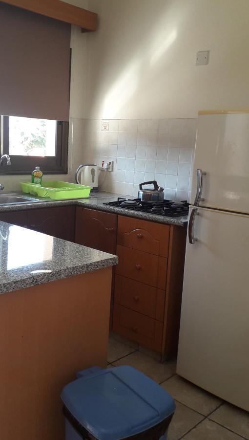 Natasha'S Apartments Пафос Екстериор снимка